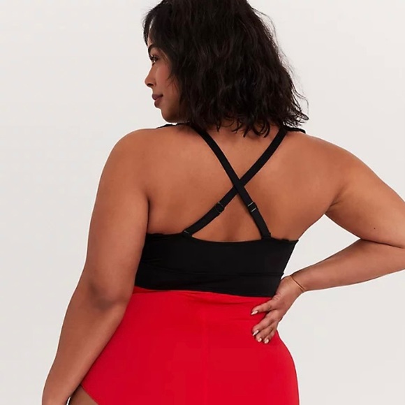 Disney x Torrid One Piece Swimsuit 6X - Picture 3 of 6